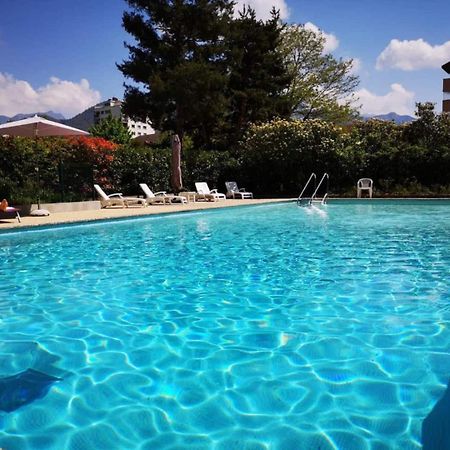 Mont Royal Balcon Et Piscine Annecy Exterior foto