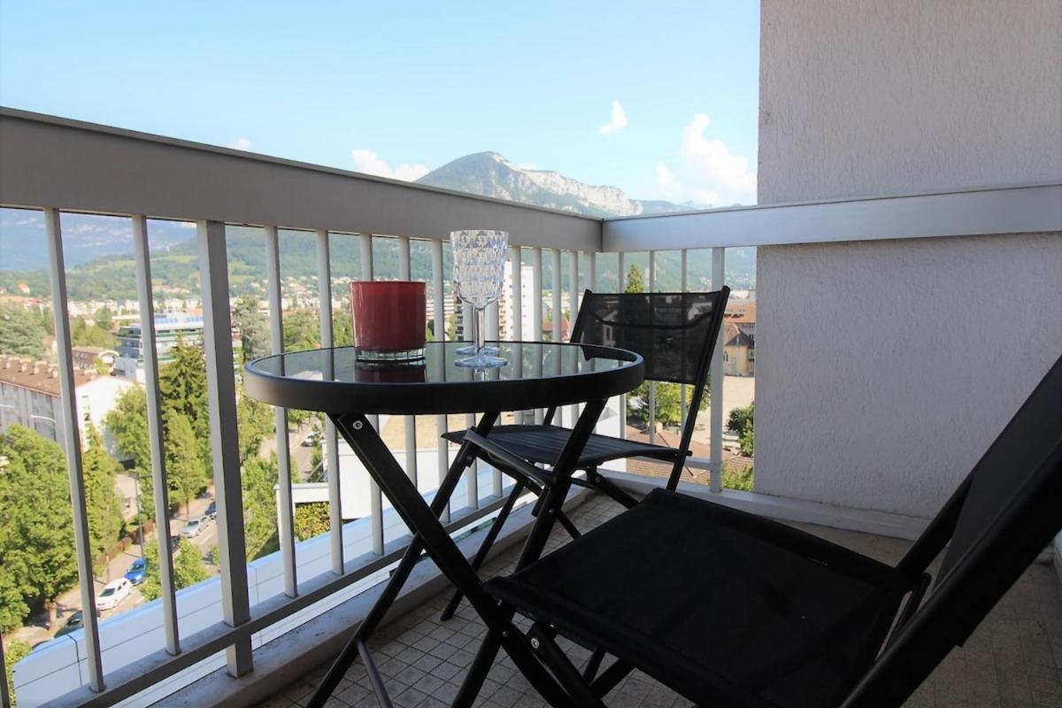 Mont Royal Balcon Et Piscine Annecy Exterior foto