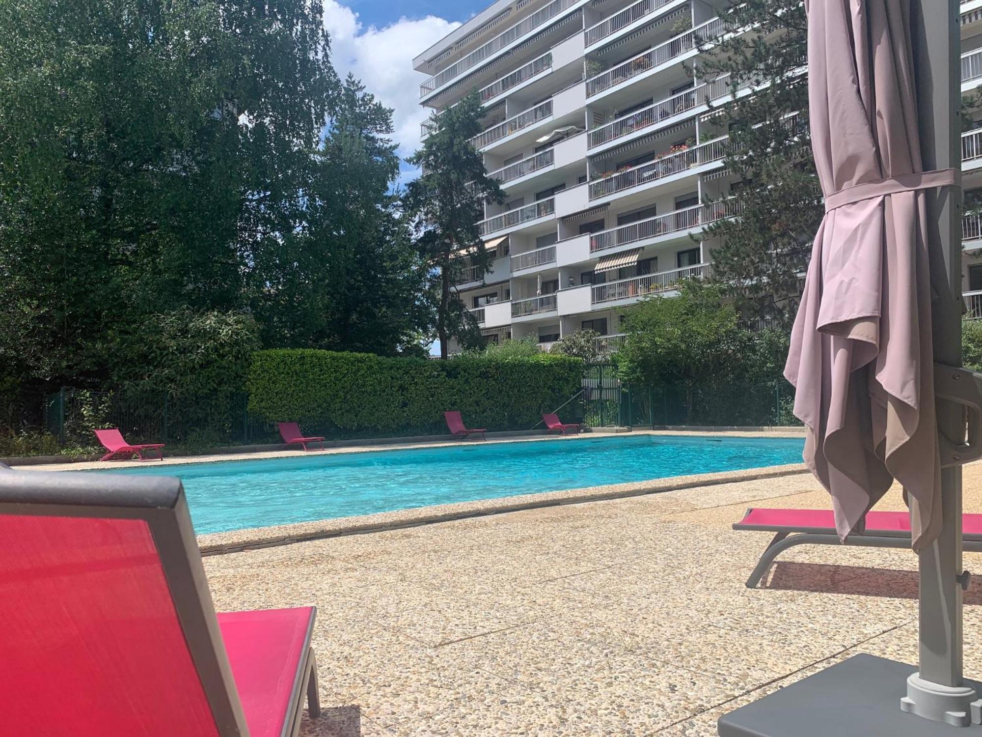 Mont Royal Balcon Et Piscine Annecy Exterior foto